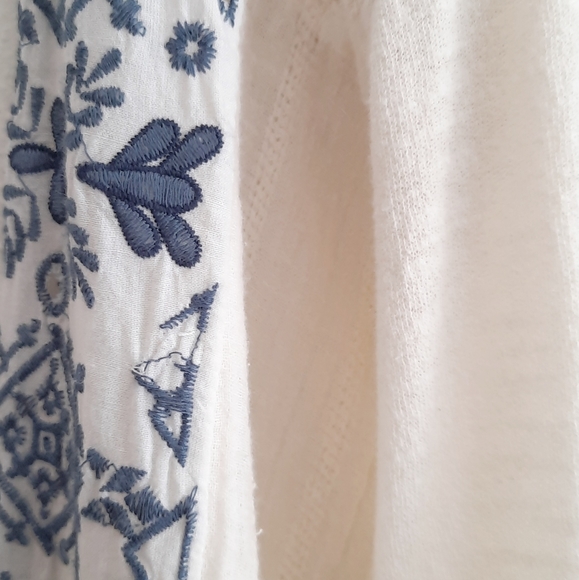 Anthropologie Akemi Kin Boho Embroidered Top - Picture 14 of 14